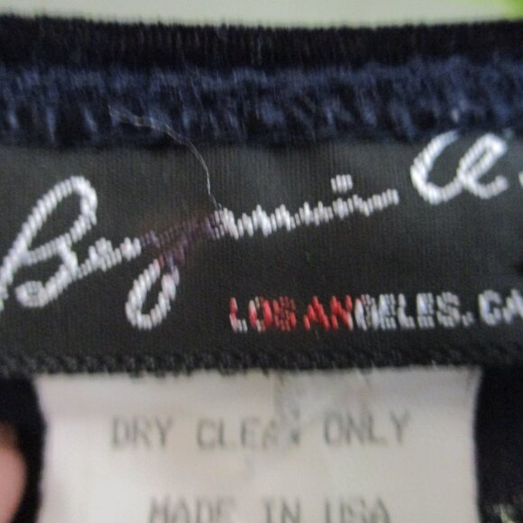 Vintage Navy Blue Velvet top with silver floral motif - Picture 3 of 5